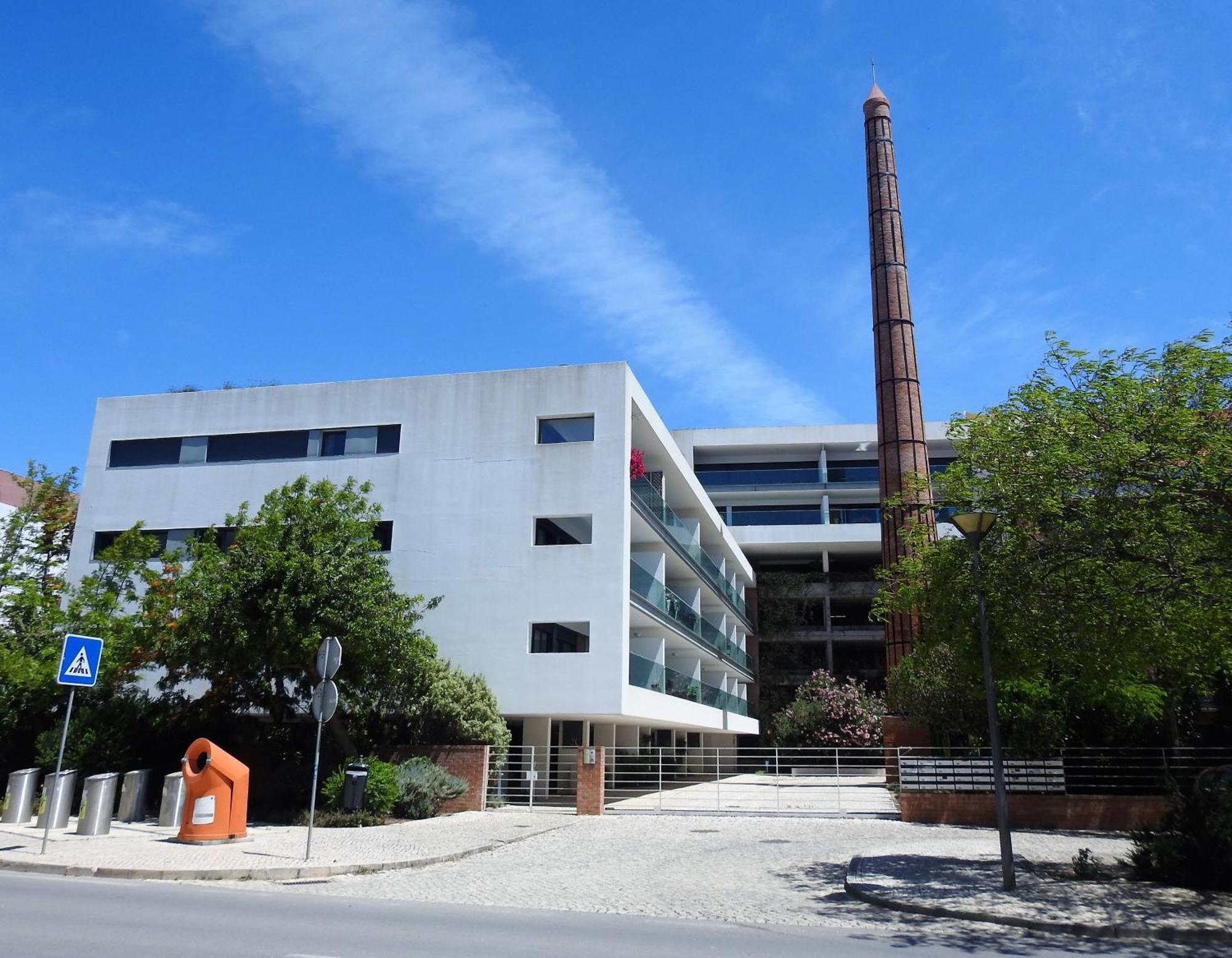 Lagos Factory Green Bagian luar foto
